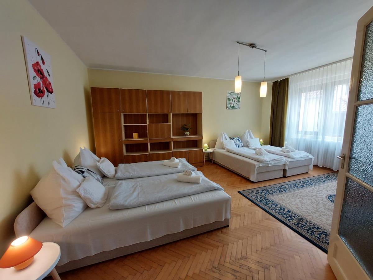 Barbara Apartmanhaz 凯斯特海伊 外观 照片